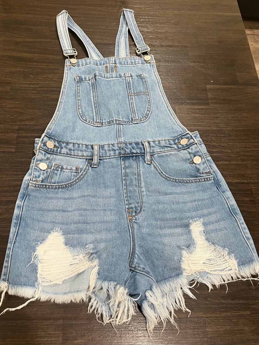 Risen Jeans size Medium Light Wash Denim Distressed Short Overalls